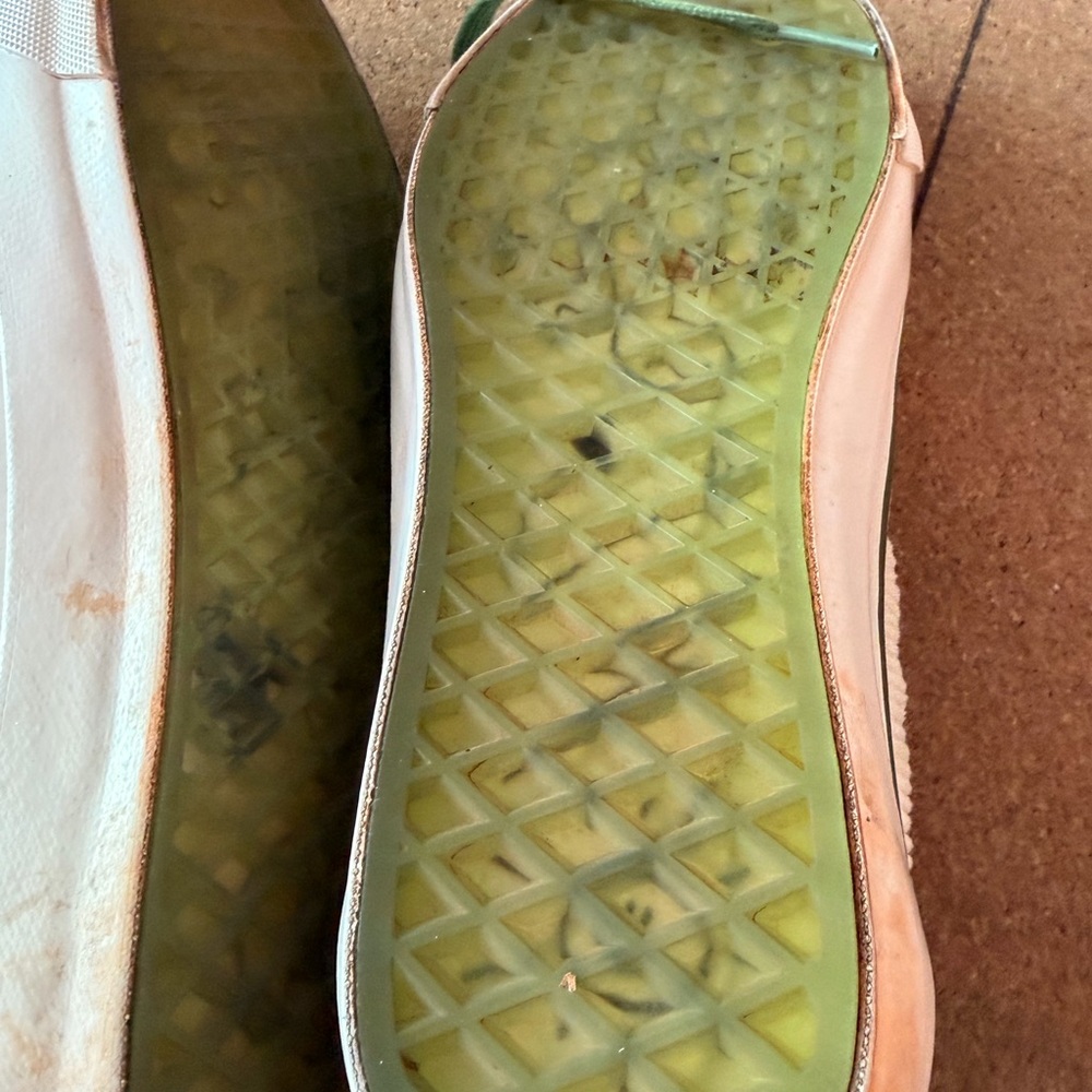 Vans limited edition shoes - Picture 6 of 7